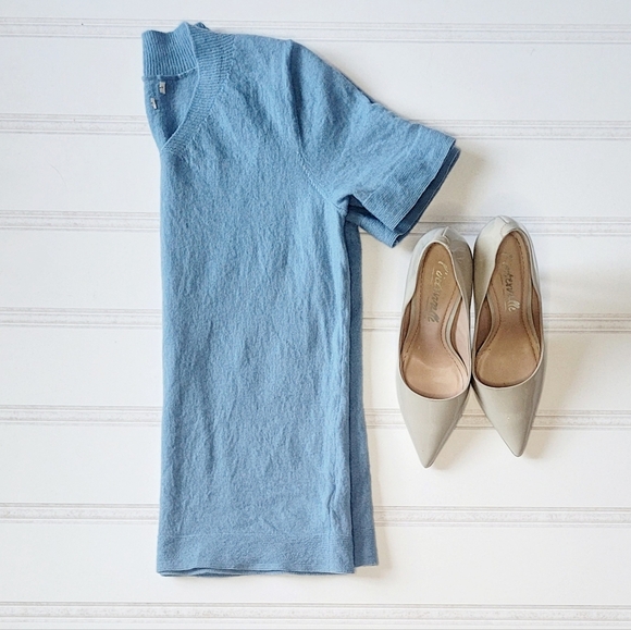 100% Extrafine Merino Wool | Light Blue Short Sleeve Sweater - Picture 1 of 5